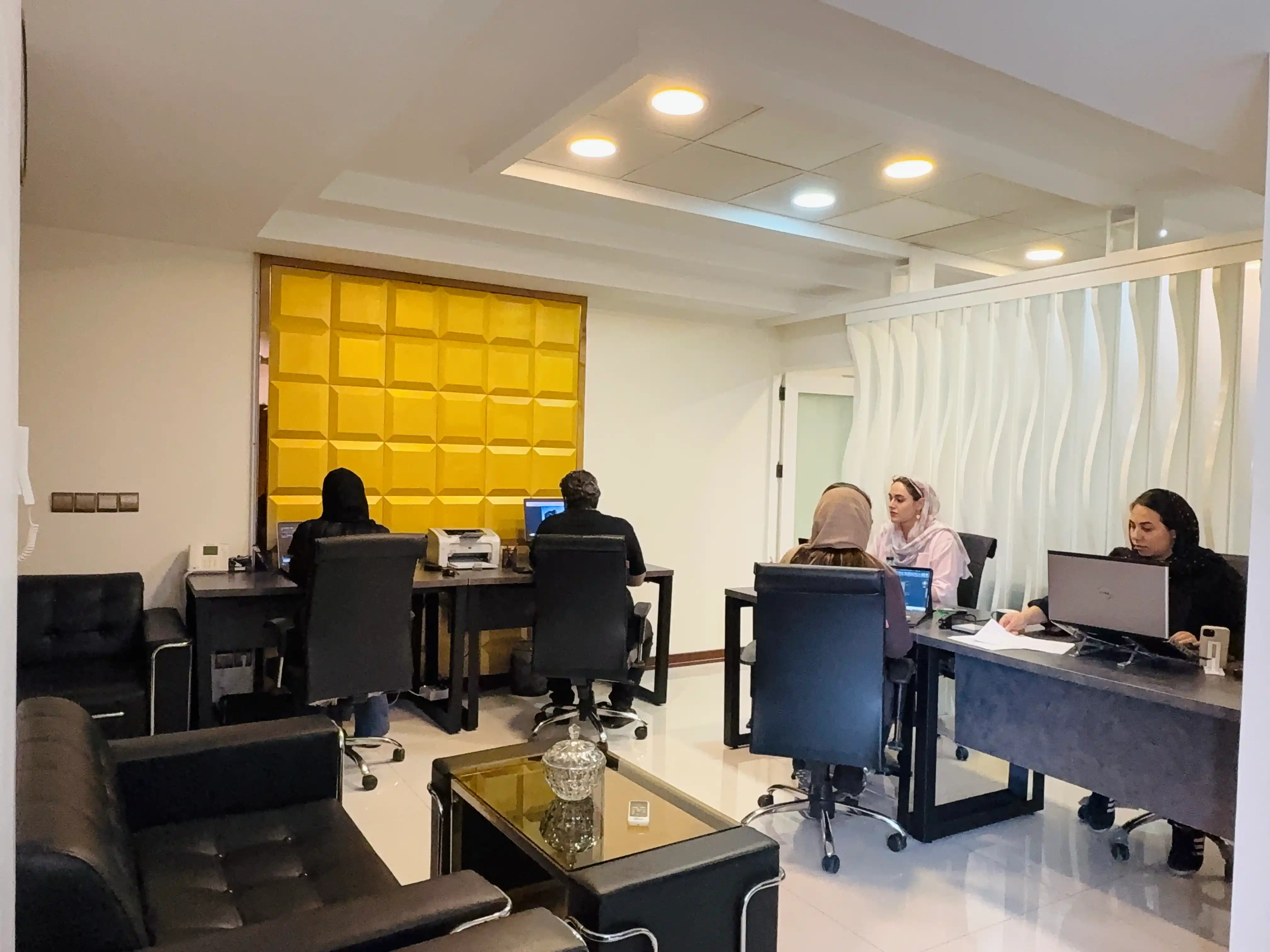 فضای معماری مدرن برای ارتباط با تیم طراحی سیکاس